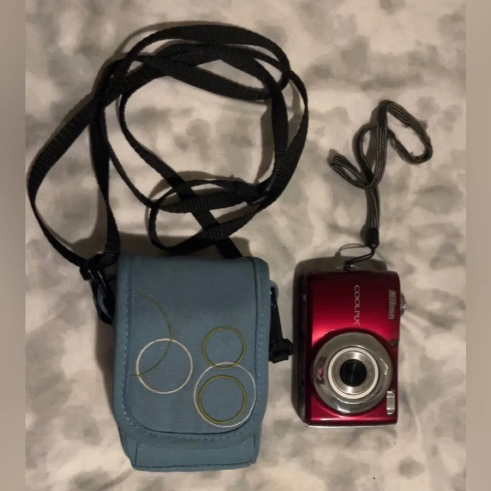 NIKON COOLPIX L24 14.0 MEGAPIXELS 3.6X ZOOM DIGITAL CAMERA